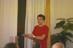 Peter Mikloš prezentoval astronomické aktivity Vihorlatskej hvezdárne v Humennom. (Foto: Pavol Rapavý)